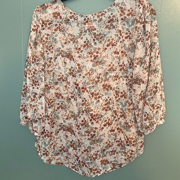 Elle - Sheer Floral Blouse - Medium - Picture 5 of 8